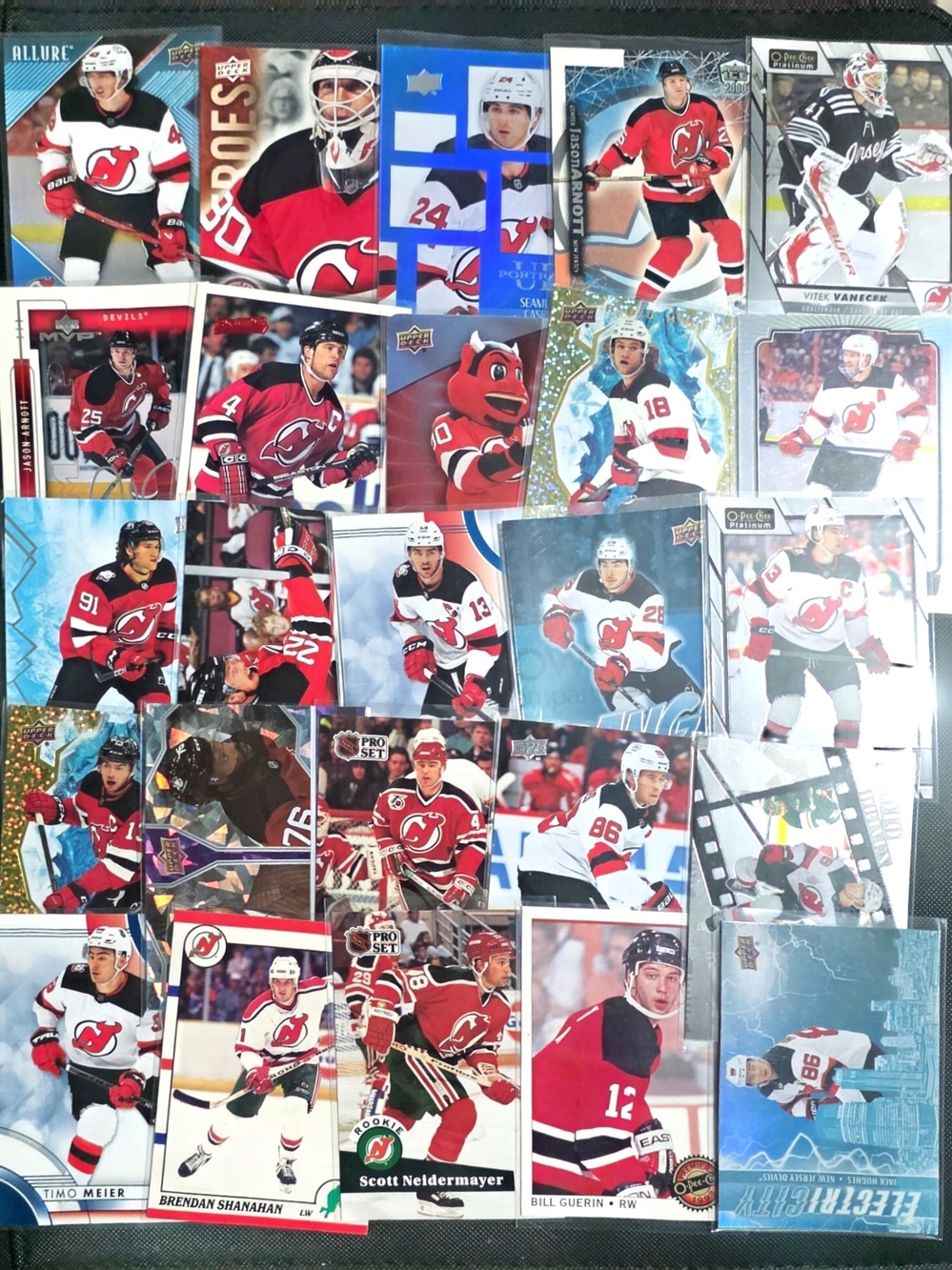 New Jersey Devils Hockey Card Lot - 25 Cards